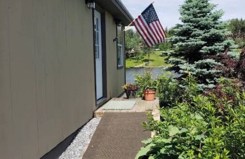 Northeast Somerset House | Cozy, clean 2-bedroom cabin on Moose River