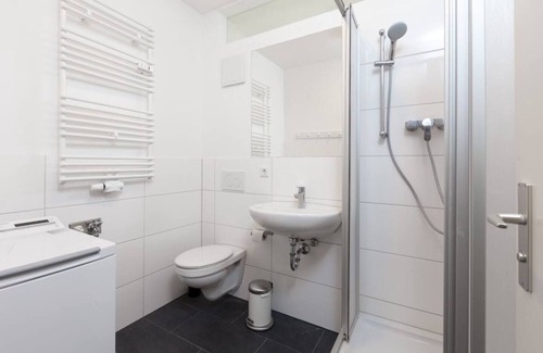 Gesundbrunnen Apartment | Cozy, Clean and ecofriendly entire apartment in Centre of Berlin-Pet friendly