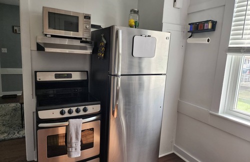 Manheim Apartment | Cozy & Clean in the heart of Manheim Borough Lancaster County.