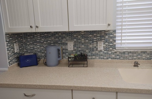 Clermont House | Cozy, Close to downtown Lake View home.
