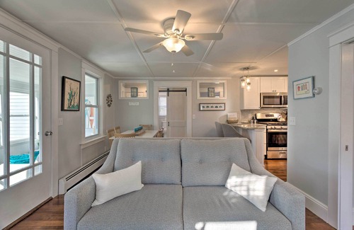 Narragansett Cottage | Cozy Coastal Cottage: 5 Mi to Narragansett Beach!