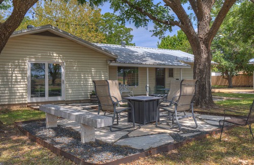 Stonewall House | Cozy Combo Heart of Wine Trail