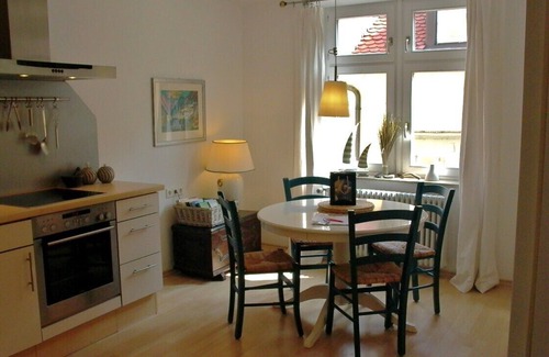 Insel Apartment | Cozy, comfortable, 1 Bedrm, Lvrm, Full Kit, Rooftop Terrace w. Lakeview, 2 Pers