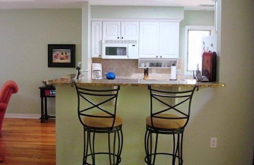 West Beach Cottage | Cozy, Comfy Cottage, Lagoon view, Walk to beach/pool. Great location, location