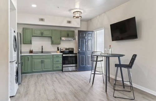 Thunderbolt House | cozy comfy cottage c+