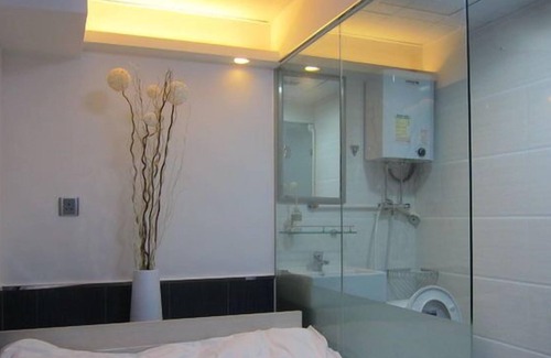Jordan Apartment | cozy comfy room in yau ma tei 3/5
