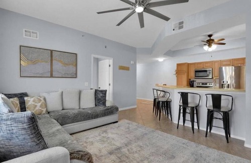 McGregor Condo | Cozy condo 20 mins from the beach/jet tub/pools