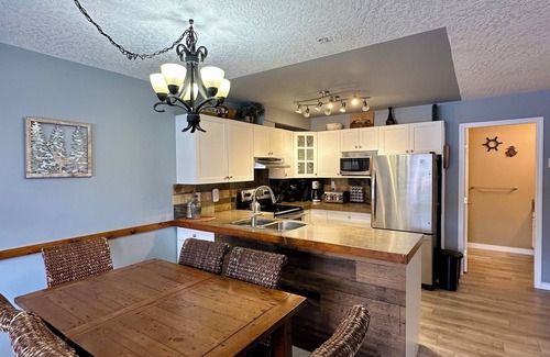 Courtenay Condo | Cozy condo on Mt Washington. Ski, bike, and hike the resort near Comox Valley.
