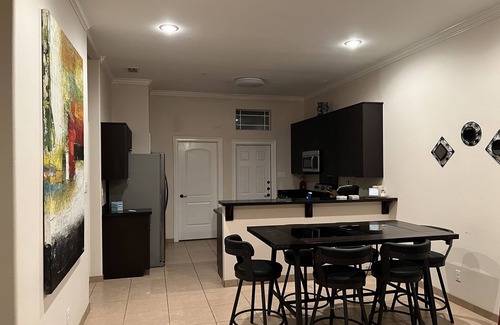 Edinburg House | Cozy Condo close to UTRGV, hospitals, shopping & more!