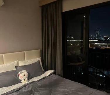 Bang Kra So Apartment | Cozy Condo in Nonthaburi with riverfront view