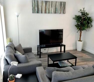 Mesa House | Cozy condo near MCC with pool, BBQ, covered parking