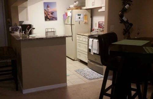 Suntree Condo | Cozy Condo Retreat.Close to Beaches/Disney/NASA.Tranquil Large Pool/Jacuzzi area