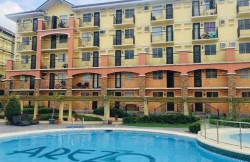 Sasa Apartment | Cozy Condo with Swimming Pool, WIFI & Netflix good for 4PAX