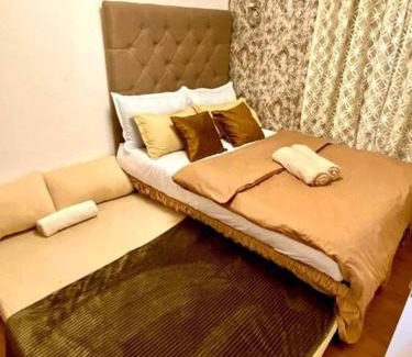 Sasa Apartment | Cozy Condo with Swimming Pool, WIFI & Netflix good for 4PAX