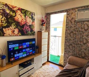 Sasa Apartment | Cozy Condo with Swimming Pool, WIFI & Netflix good for 4PAX