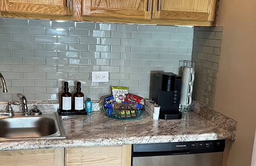 Saxon House | Cozy Convenience in Spartanburg