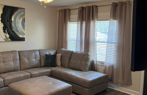 Saxon House | Cozy Convenience in Spartanburg