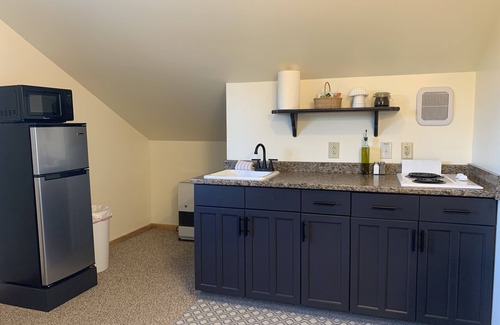 Healy Apartment | Cozy & Convenient Studio with Kitchenette