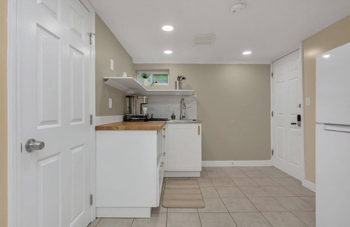 Andover Apartment | Cozy Corner - 1 Bedroom Apt. in Beautiful Andover!