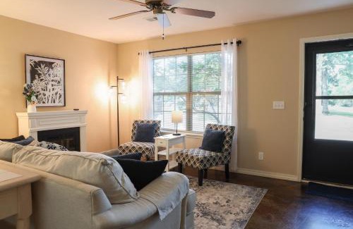 Bentonville House | Cozy Corner Cottage