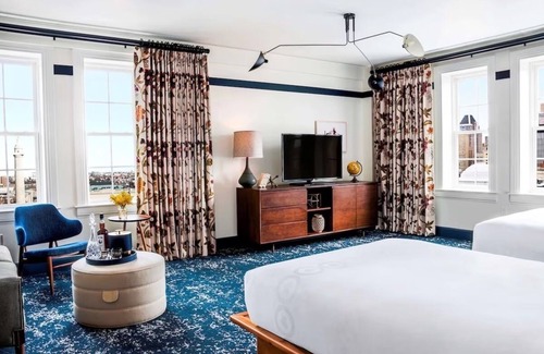 Mount Vernon Hotel | Cozy Corner Double at Revival Baltimore. Enjoy Prime Location & Amazing Amenities