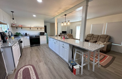 Lake Whitney House | Cozy Cottage at Lake Whitney