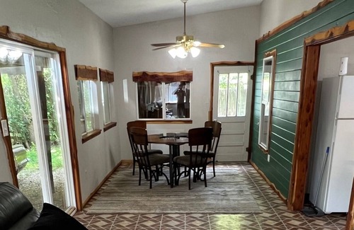 Lake Whitney House | Cozy cottage by the lake