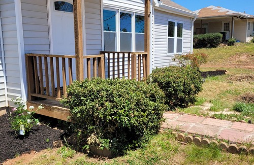 Newnan House | Cozy Cottage Close to Historic Downtown Newnan