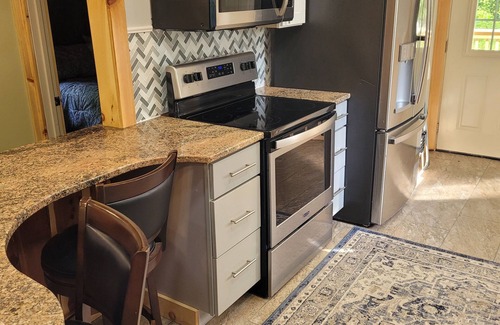 Rutherfordton Cottage | Cozy cottage condo with easy access to TIEC, Hendersonville, Asheville & Boone
