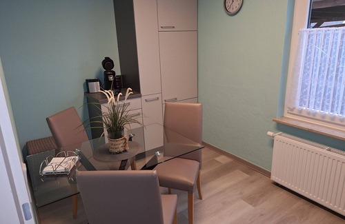 Wilhelmshaven House | Cozy cottage for 4 people with Wi-Fi.
