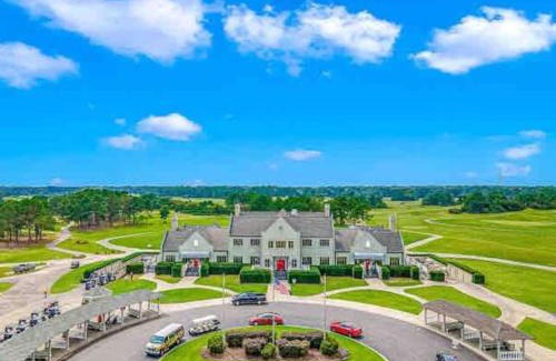 Red Hill House | Cozy Cottage I Legends Golf Resort I Golf & Dining