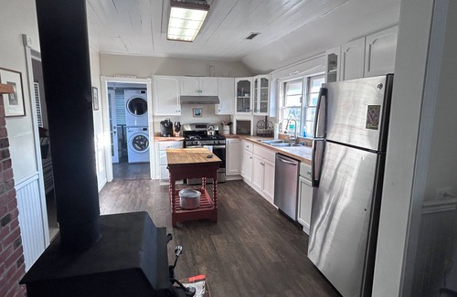 Hatteras House | Cozy cottage in Hatteras Village. Convenient to shopping, restaurants and beach.
