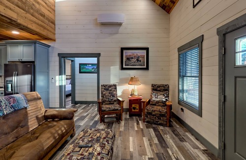Clarkesville Cottage | Cozy Cottage in the Foothills of Blue Ridge Mtns.