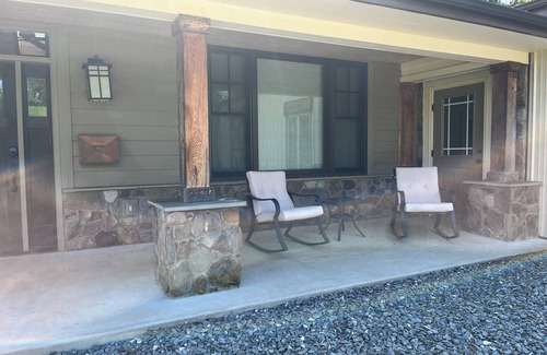 Evington House | Cozy cottage just on the outskirts of Lynchburg!