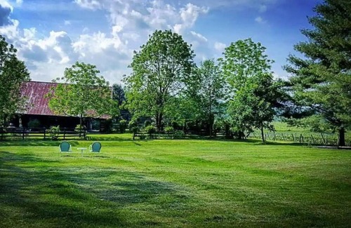 Sperryville Cottage | Cozy cottage located at our winery at the base of Old Rag and Shenandoah Park.