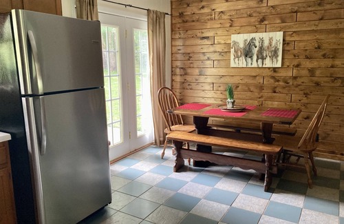 Townsend Cabin | Cozy Cottage near National Park w/Awesome Mountain Views! Extremely clean!