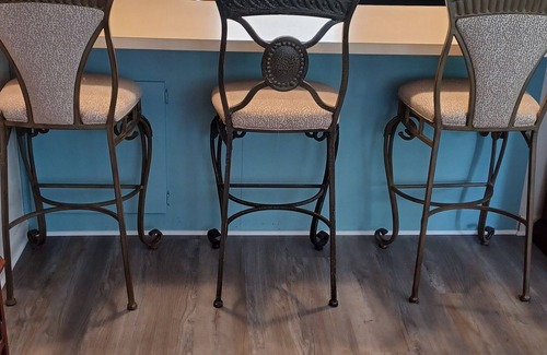 Homosassa Cottage | Cozy cottage nestled on a quiet street. Plenty of parking space .