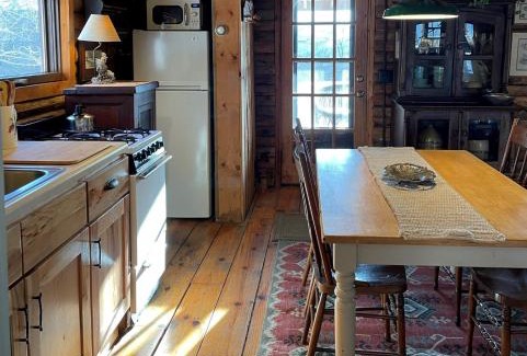 Great Valley House | Cozy Cottage on Pond