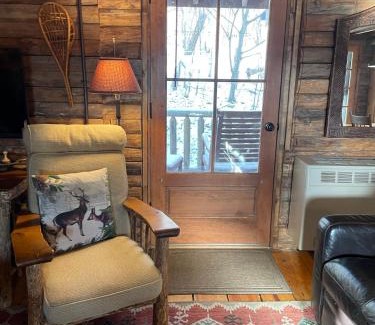 Great Valley House | Cozy Cottage on Pond