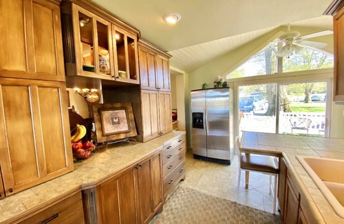 New Carlisle Cottage | Cozy Cottage On The Lake