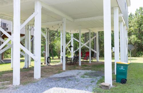 Henderson Point House | Cozy cottage surrounded by fun