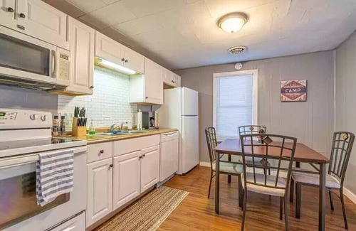 Damascus Cottage | Cozy Cottage to soak up Appalachia's beauty