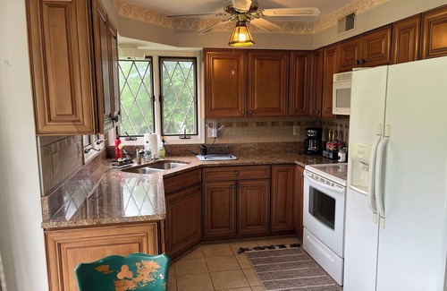 Haymarket Cottage | Cozy cottage with a beautiful waterfront view. Pet friendly! 45 min from DC.