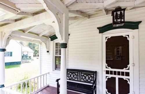 Benton House | Cozy cottage with Mountain Views - near Ricketts Glen