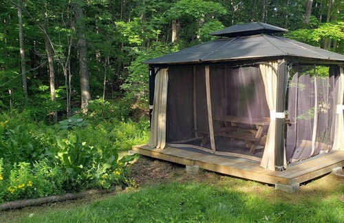 Faraday Cottage | Cozy cottage with private waterfront & wifi