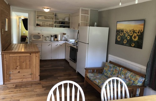 Magna bay Cottage | Cozy cottage with rustic charm, beach across the road