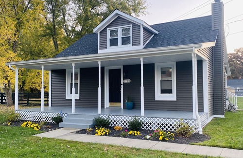 Manassas House | Cozy Cottage with Spacious Backyard!