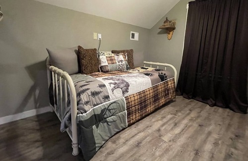 Washington County Cottage | Cozy Country Cottage - 45 minutes from the World’s Most Beautiful Beaches!