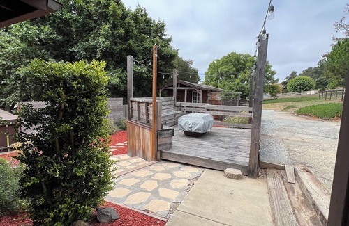 Elkhorn Cottage | Cozy country cottage! Located 20 min. from Monterey.