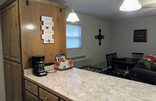 Powell Cottage | Cozy country hideaway just outside Neosho, No pets and No smoking